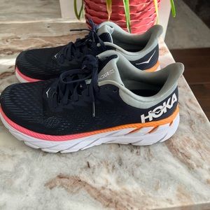 Hoka Clifton 7 size 9